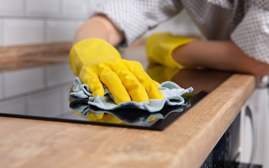 Rayure sur plaque induction : comment les réparer en s&rsquo;en prémunir ?